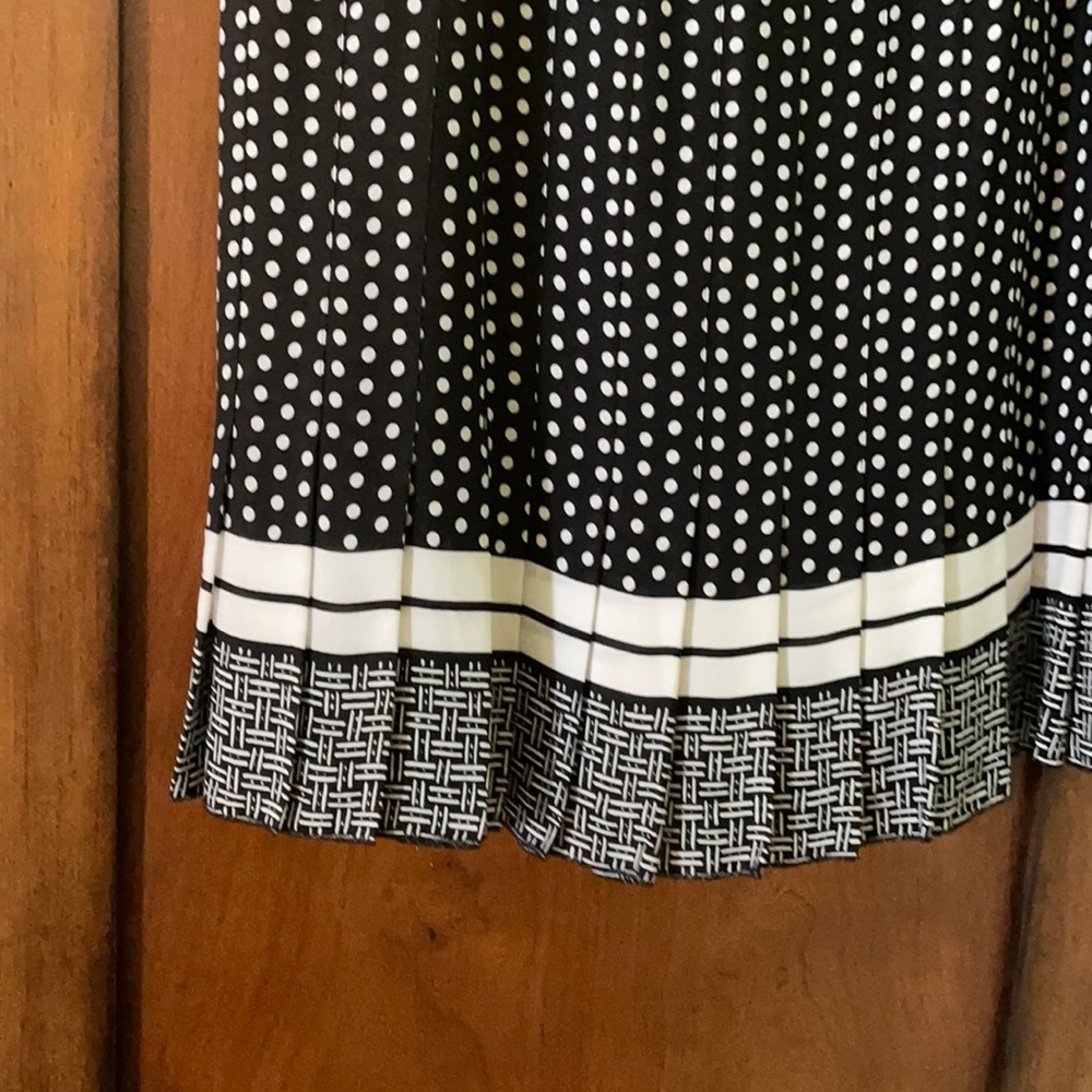 Jones New York Silk skirt size 4